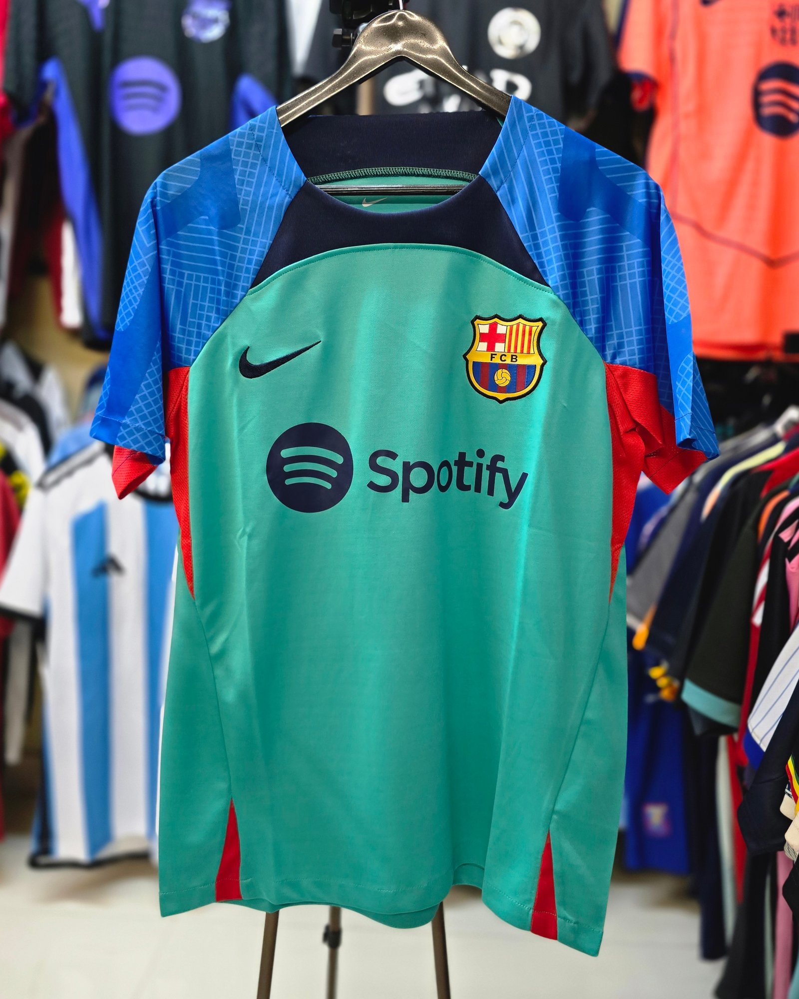 FC BARCELONA 2022-23 TRAINING JERSEY