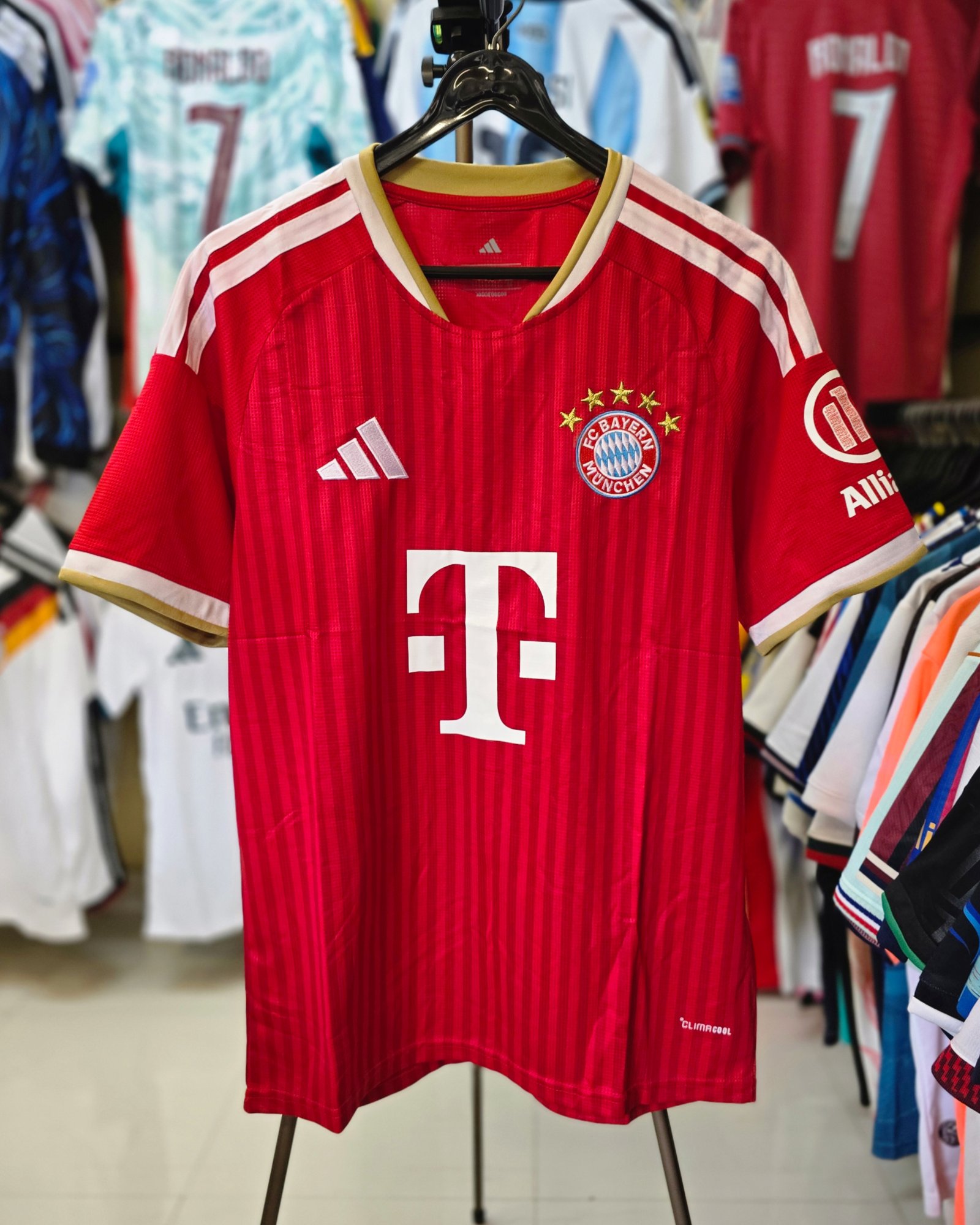 FC BAYREN HOME JERSEY 2026-27