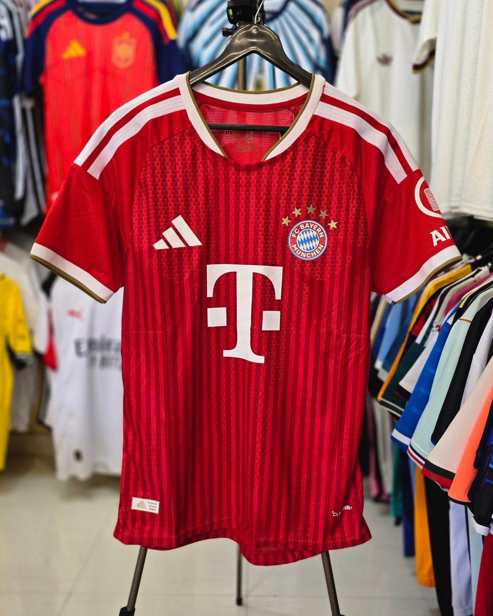 FC BAYREN HOME JERSEY 2026-27.