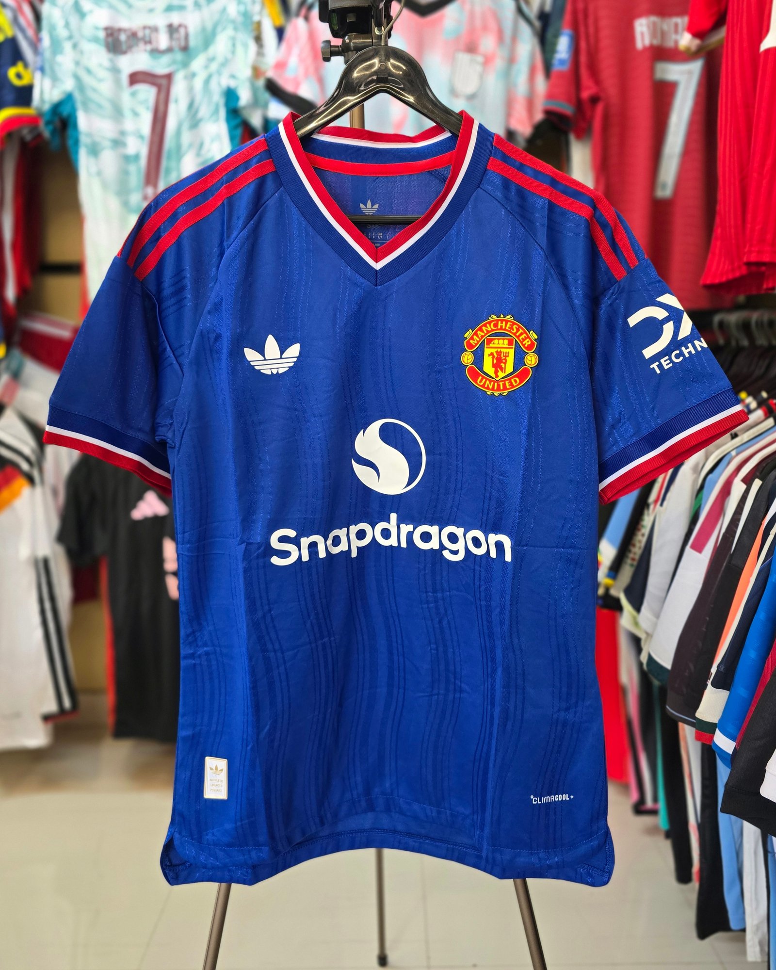 MANCHESTER UNITED AWAY JERSEY 2026-27.