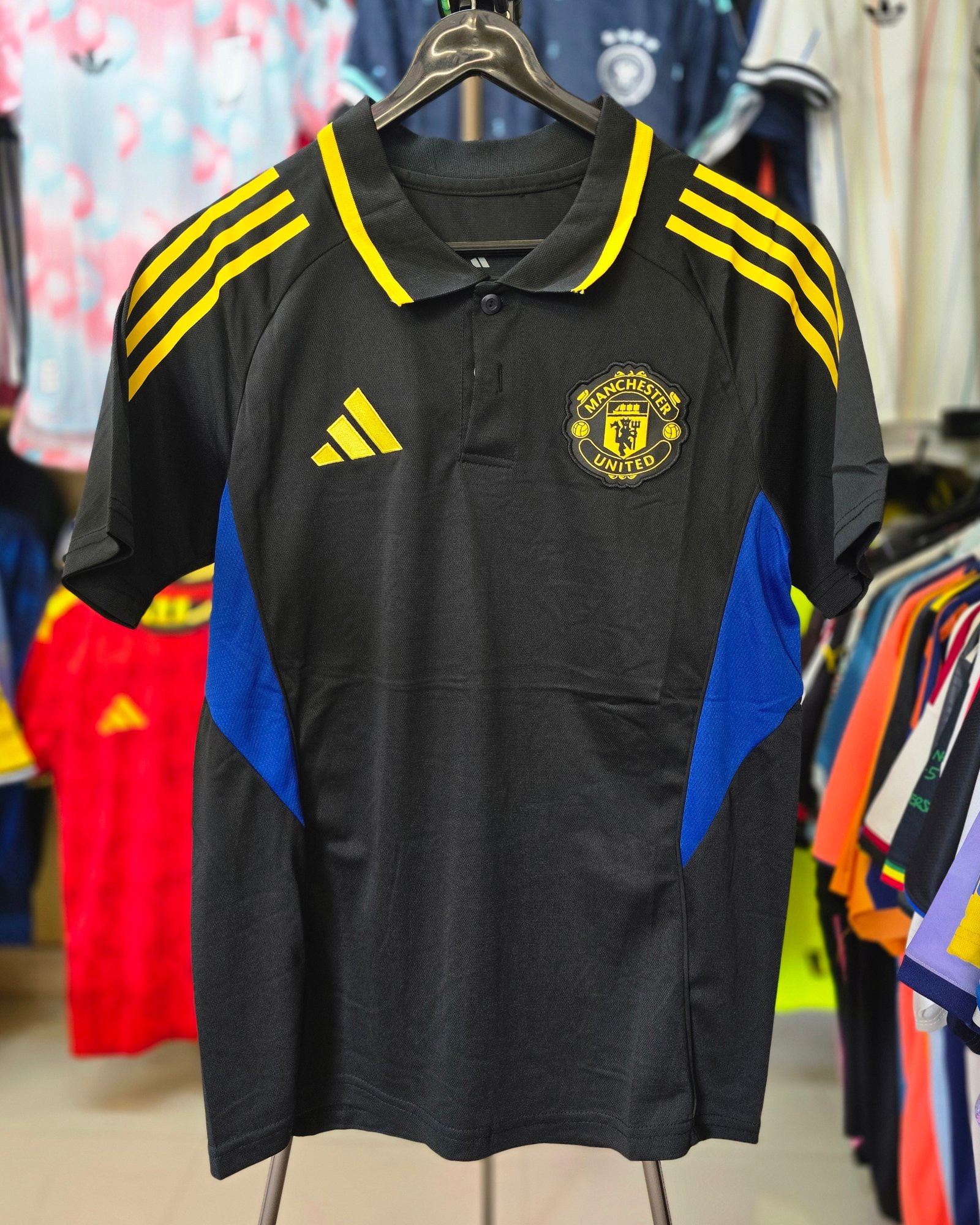 MANCHESTER UNITED BLACK POLO TSHIRT