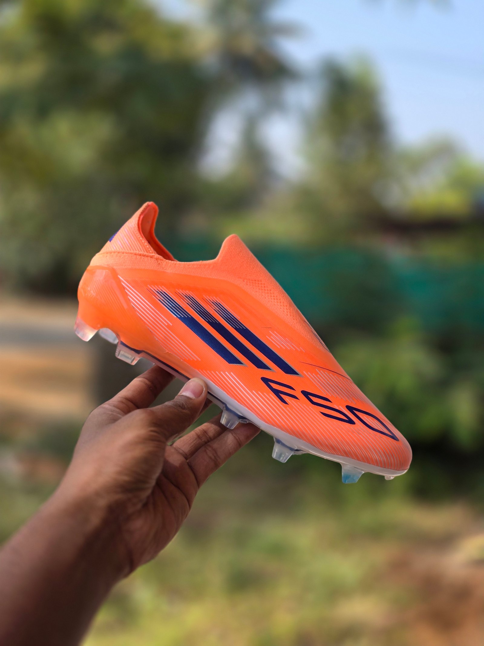 F50 ELITE LACELESS FG